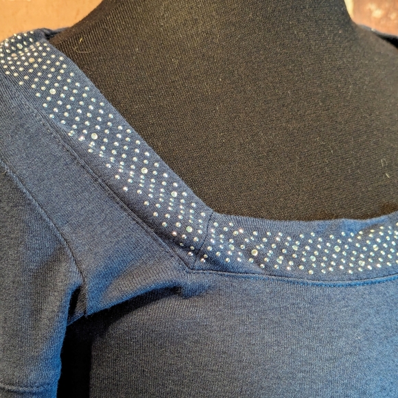 Express | Basic Sexy Tee in Navy | Size Small - Picture 4 of 5